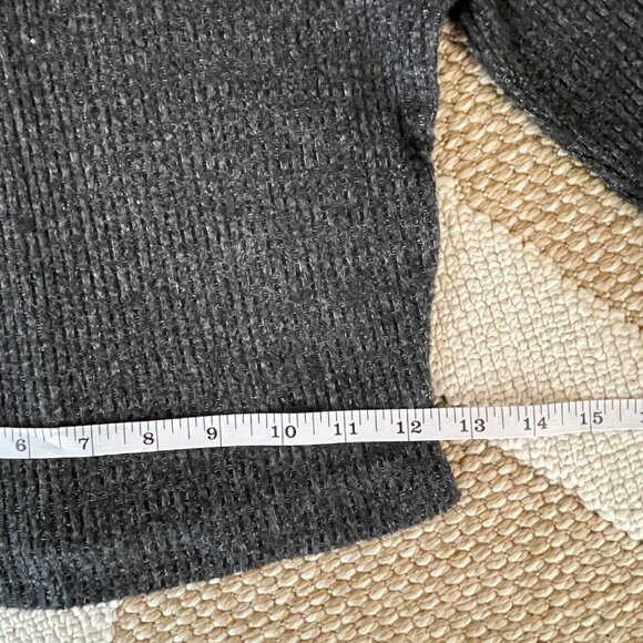 Hollister Women's Grey Knit Turtleneck Cold Shoulder Crop Top - Picture 5 of 6